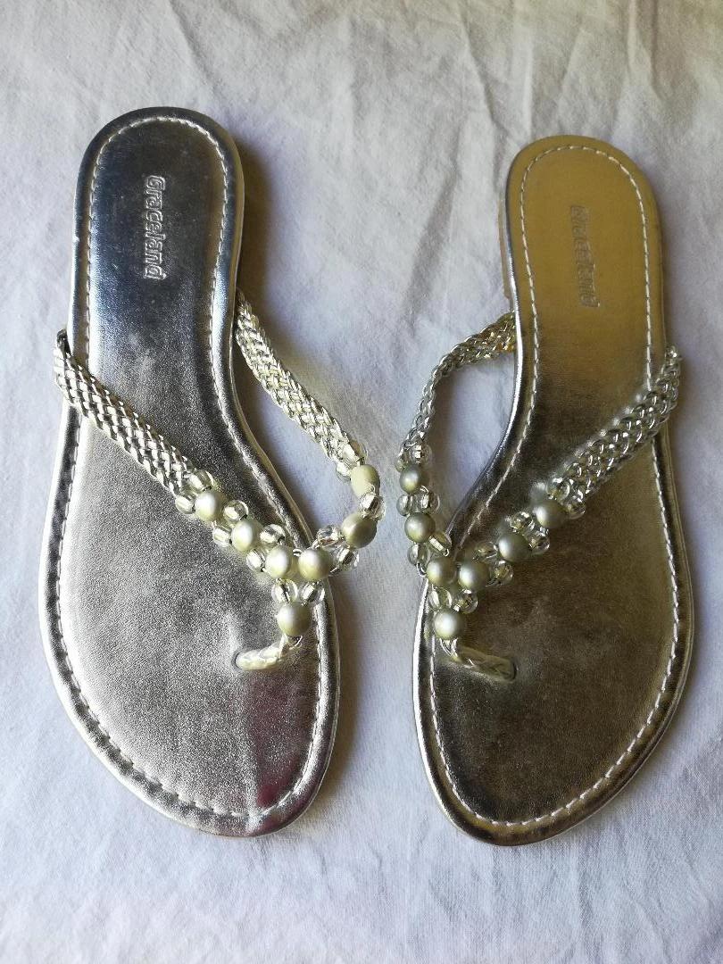 Sandalias entre dedos/Tongas plateadas con cuentas talla 38 - nuevas – photo 20